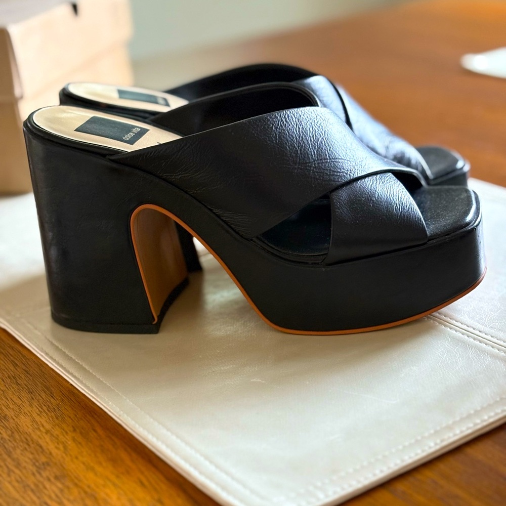 Dolce vita sandals
